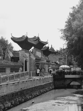 余蔭山房牌樓
