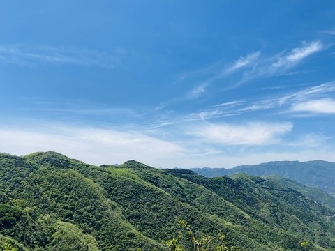 青山藍天白云