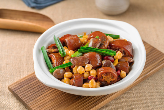 三寶豆焗豬尾