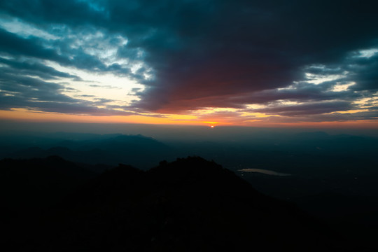 朝霞