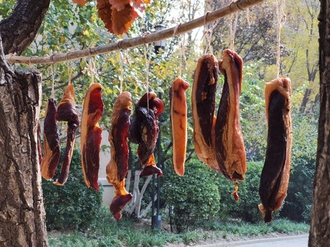 涼曬的臘肉