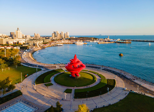 航拍青島五四廣場(chǎng)浮山灣