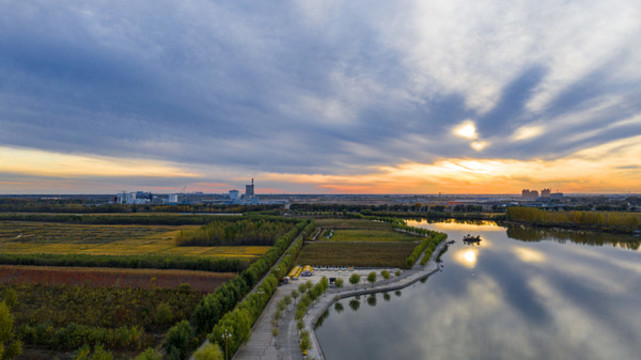 梅里斯湖秋景