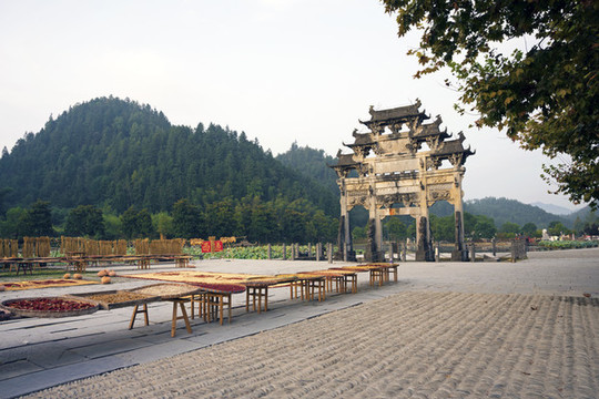 安徽西遞古村景區(qū)恩榮牌坊