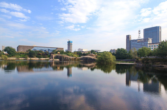 山東日照碧霞湖公園風光