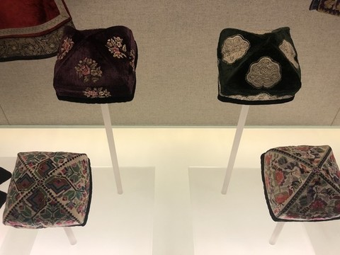 維吾爾族繡花絲絨帽