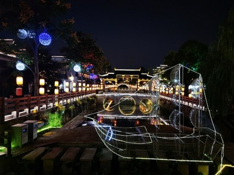 夜游鳩茲古鎮(zhèn)
