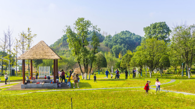 尖山湖公園風(fēng)景