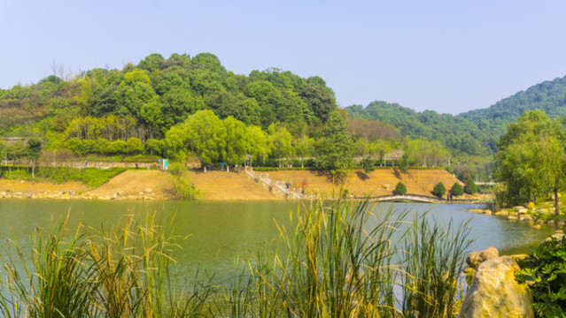 尖山湖公園湖景