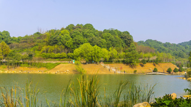 尖山湖公園湖景