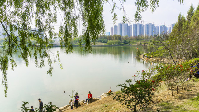 尖山湖公園湖景