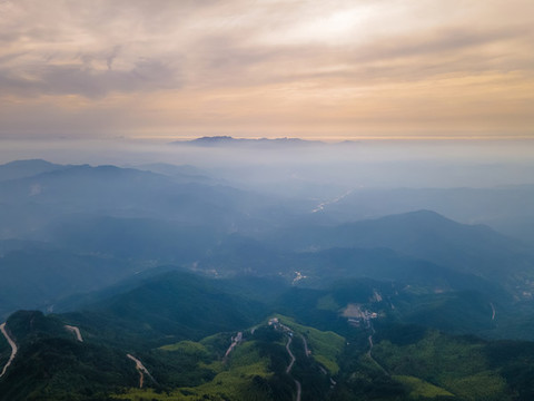 湖北黃岡羅田大別山薄刀鋒風(fēng)景區(qū)