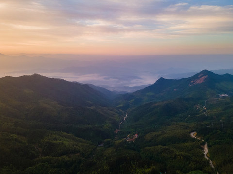 湖北黃岡羅田大別山薄刀鋒風(fēng)景區(qū)