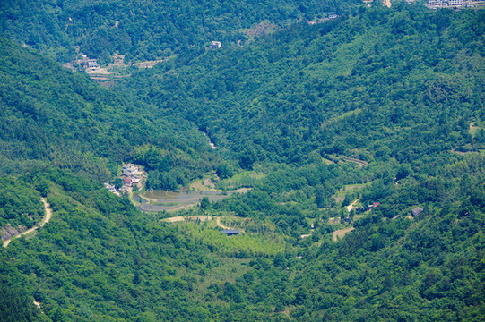 湖北黃岡羅田大別山薄刀鋒風(fēng)景區(qū)