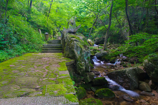 湖北黃岡羅田大別山薄刀鋒風(fēng)景區(qū)