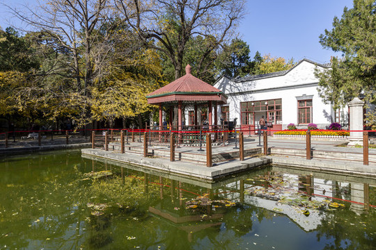 北京金秋的香山公園雙清別墅