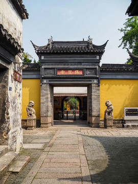 蘇州甪直古鎮(zhèn)保圣寺