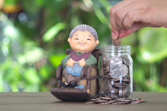 把錢(qián)提前投進(jìn)養(yǎng)老金賬戶(hù)里