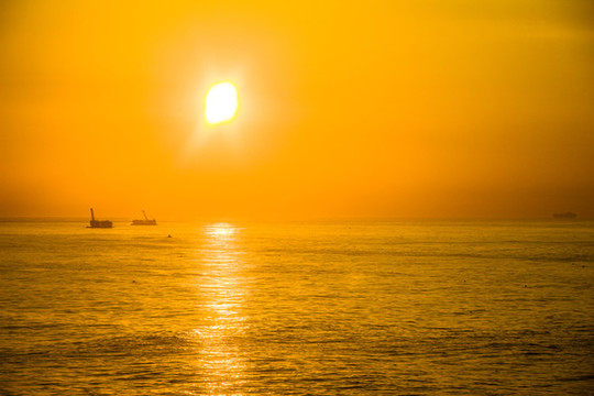 落日夕陽西下