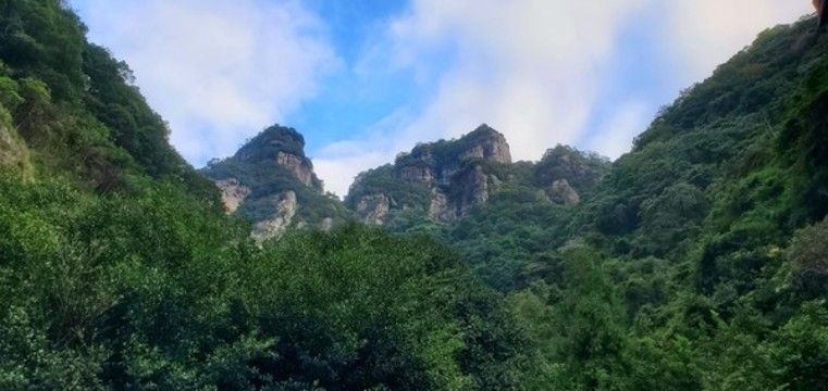 山脈