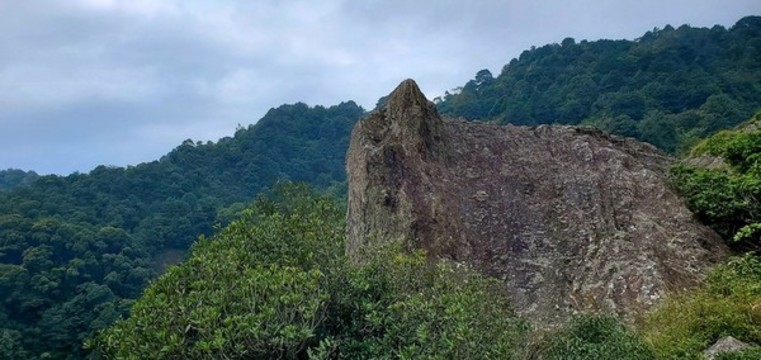 山頂美境