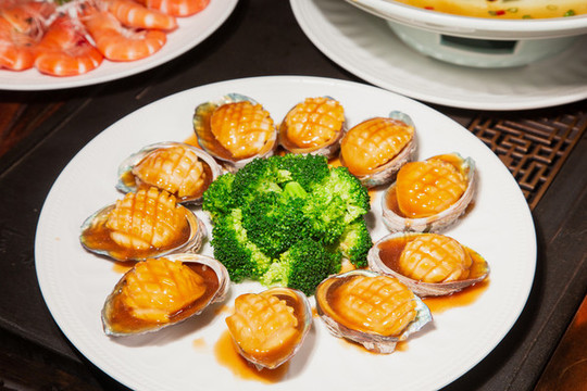 澆汁鮑魚