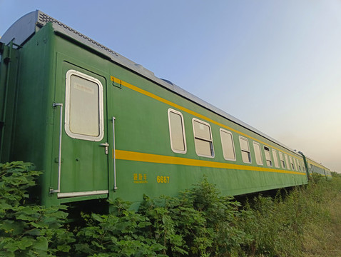 老舊綠皮火車