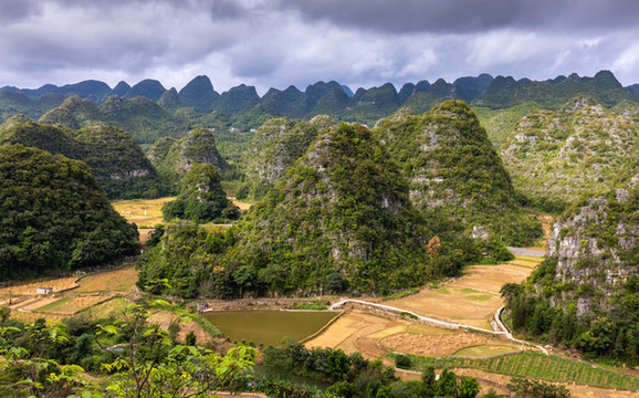 萬(wàn)峰林