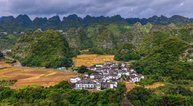 萬(wàn)峰林