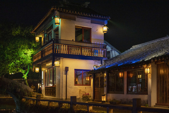 周莊古鎮(zhèn)建筑夜景
