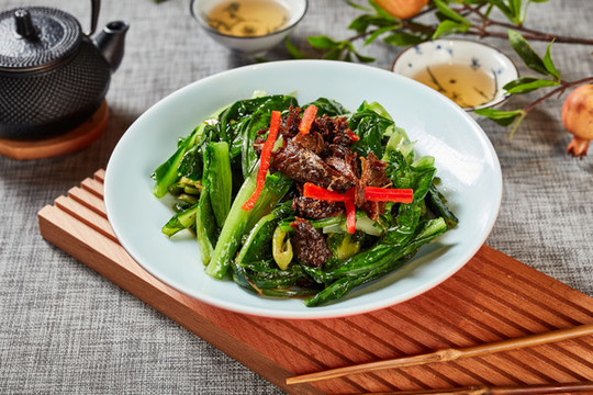 鯪魚油麥菜