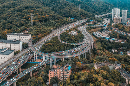 中國重慶南岸區(qū)東水門大橋南立交