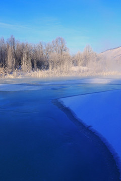 大興安嶺冰河雪景