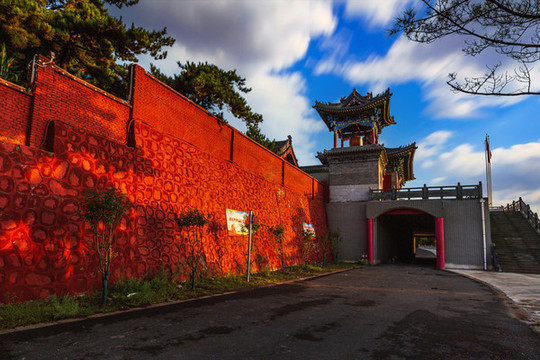 山西太原棲霞峰禪寺風光