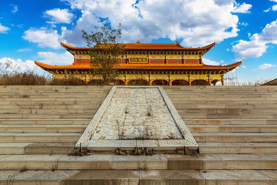 中國(guó)山西太原東山臥佛寺風(fēng)光