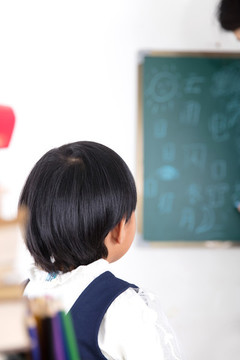 課堂上的小孩子