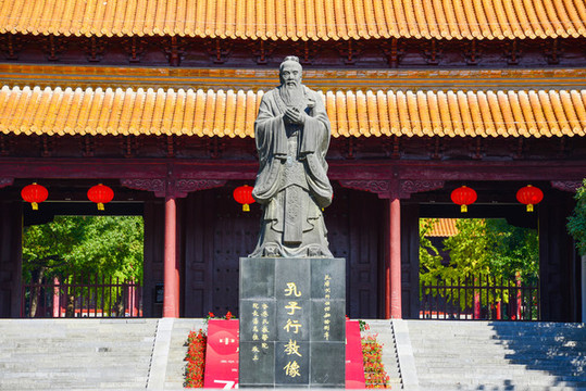 孔子像