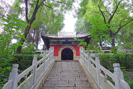 北戴河聯(lián)峰山公園觀(guān)音寺