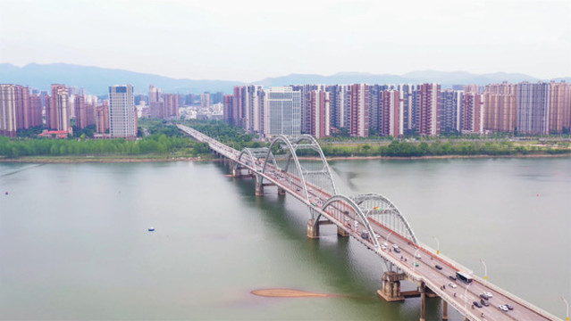 雨后的江西吉安大橋