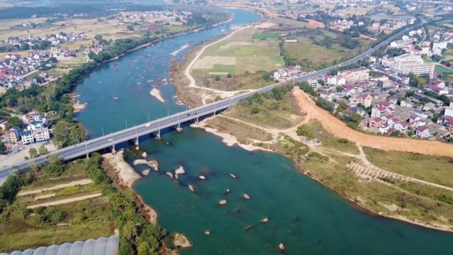 航拍江西吉安縣敦厚鎮(zhèn)高塘大橋