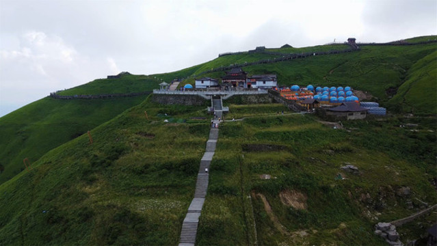 航拍江西武功山旅游風(fēng)景區(qū)風(fēng)光