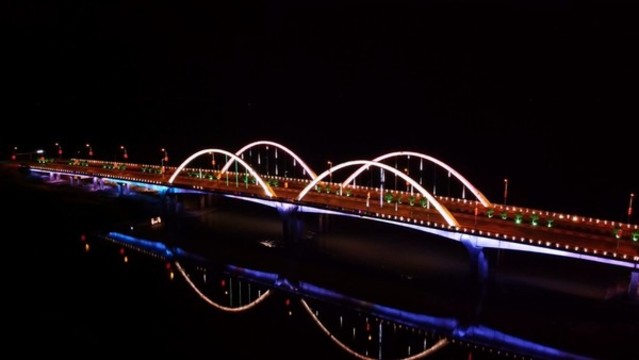 航拍夜晚的江西吉安廬陵大橋