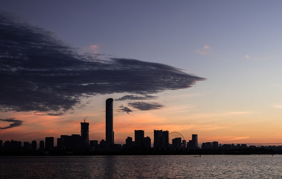 黎明前的金雞湖