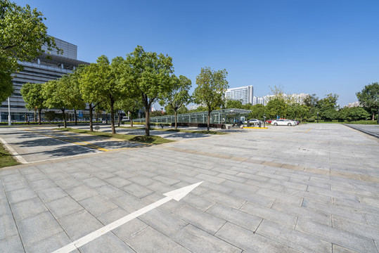 戶外城市金融區(qū)公共停車場