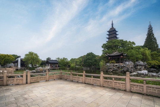 古典建筑方塔園風(fēng)光
