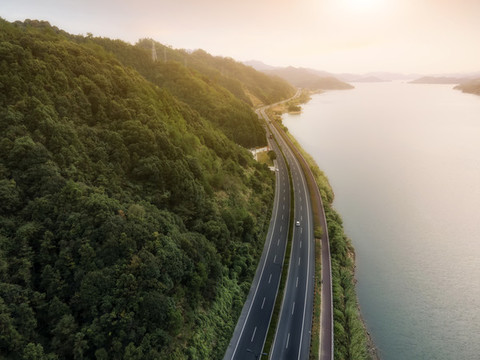 航拍山林公路