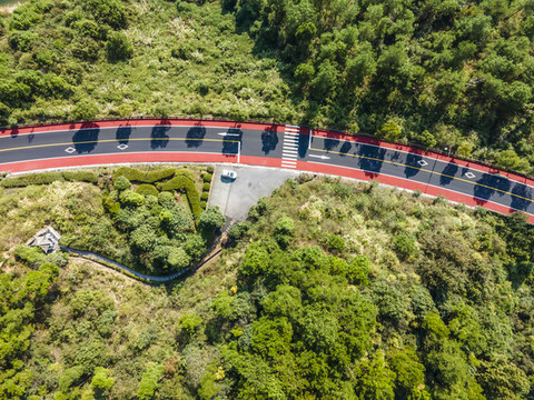 航拍山間公路