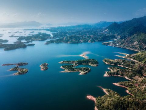 航拍千島湖依山傍水