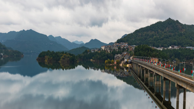 升鐘湖