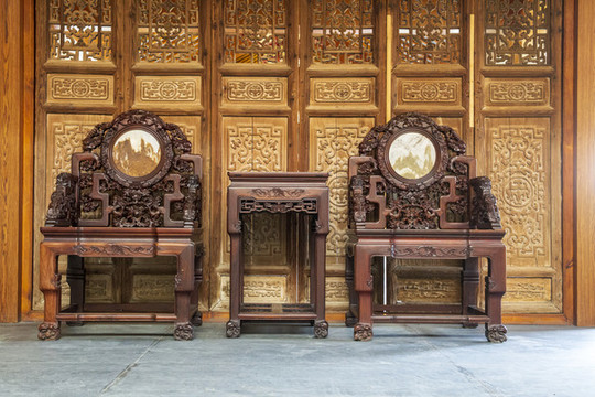 仿古實(shí)木家具